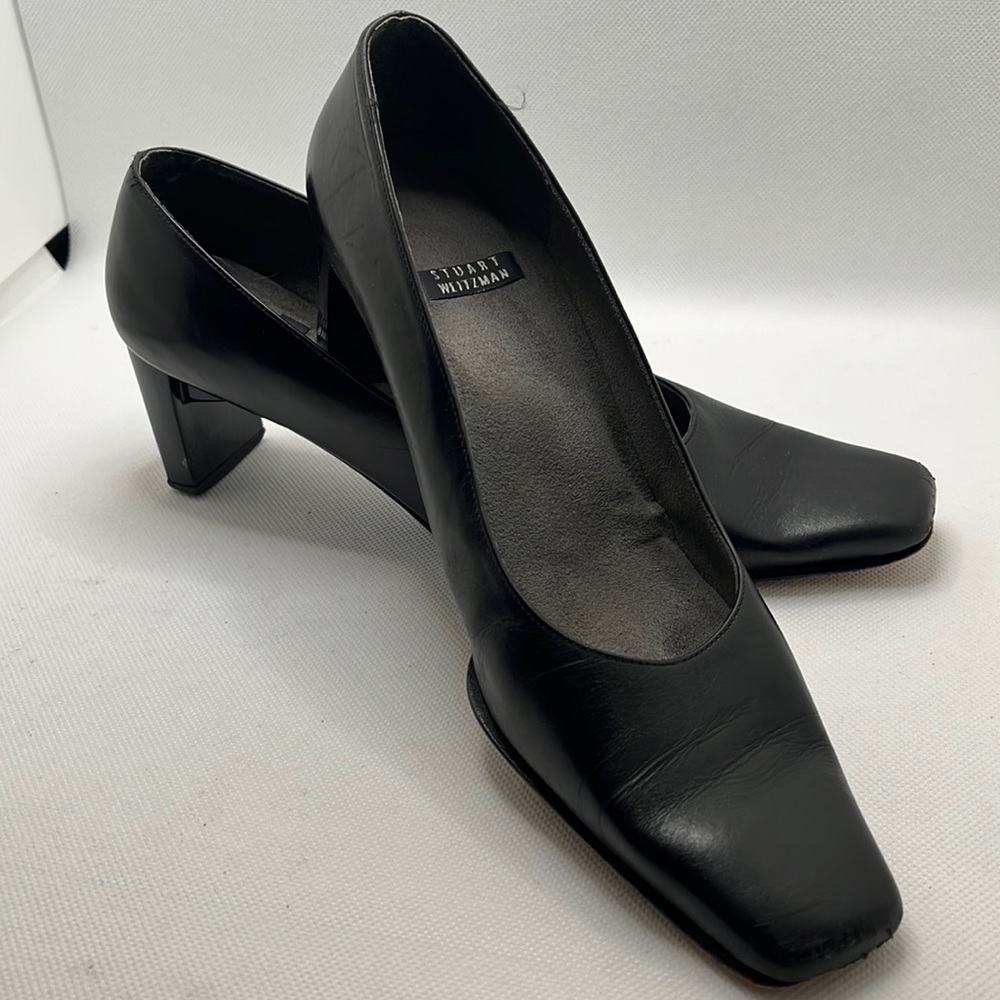 Stuart Weitzman 2” black leather heels 6 AA
